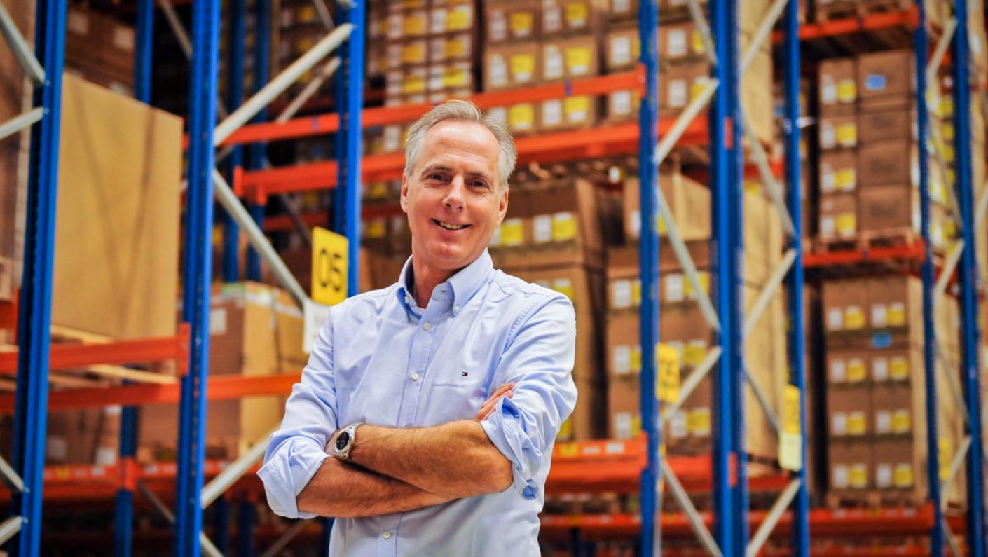 Employee in the warehouse | Seacon Logistics