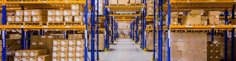Logistiek project: Sandvik | Een inkijk in een lange gang van ons warehouse | Seacon Logistics