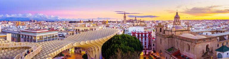 Een panoramafoto van de stad Sevilla. Op de voorgrond de Setas de Sevilla. | Seacon Logistics 