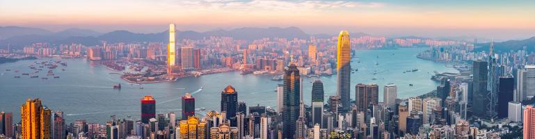 Panorama der Metropole Hongkong bei Sonnenaufgang | Transport Hongkong | Seacon Logistics 
